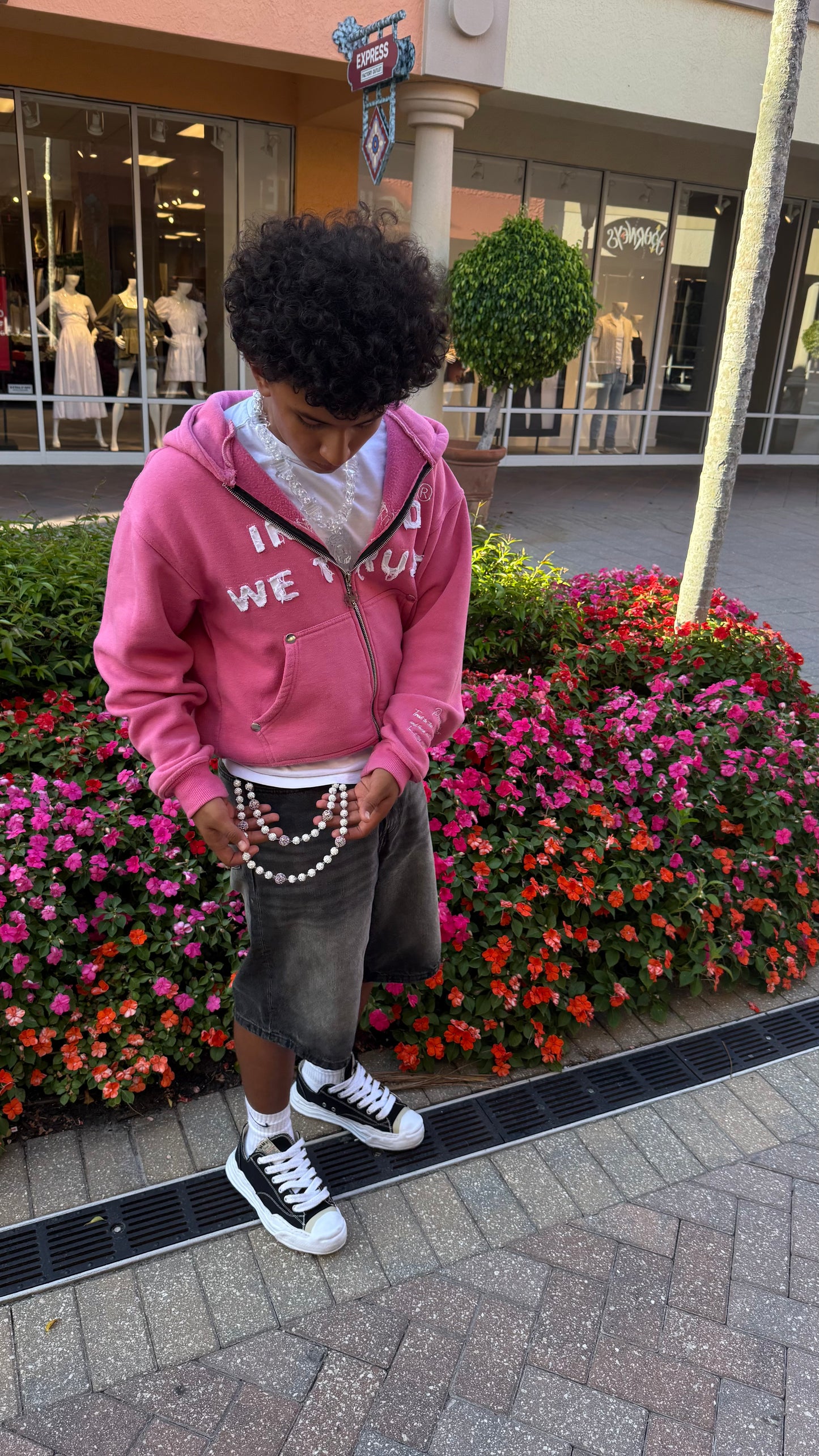 Multicolor Wallet Chain